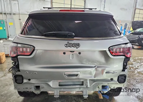 2018 Jeep Compass Latitude z USA, uszkodzony, nr VIN 3C4NJDBB9JT161153